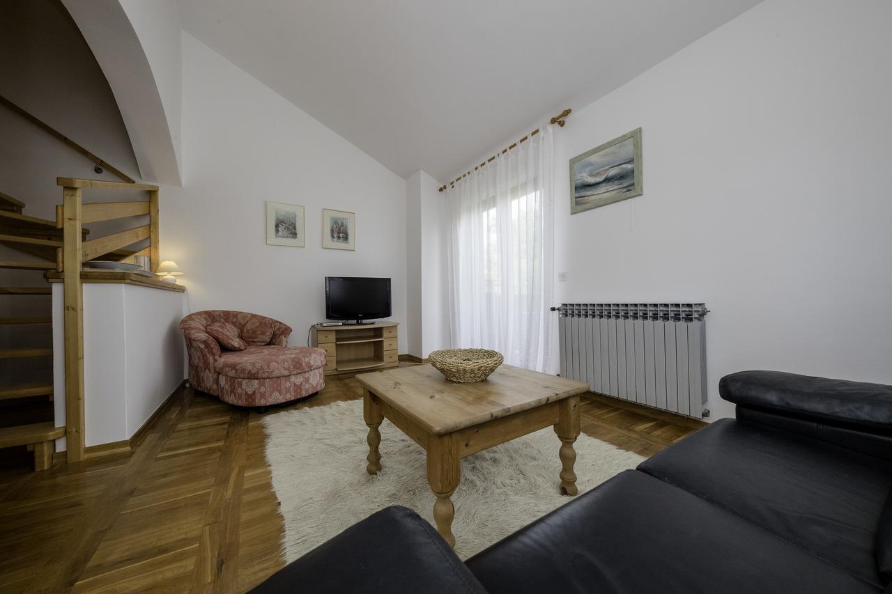 Apartments Dedic Supetarska Draga Exterior foto